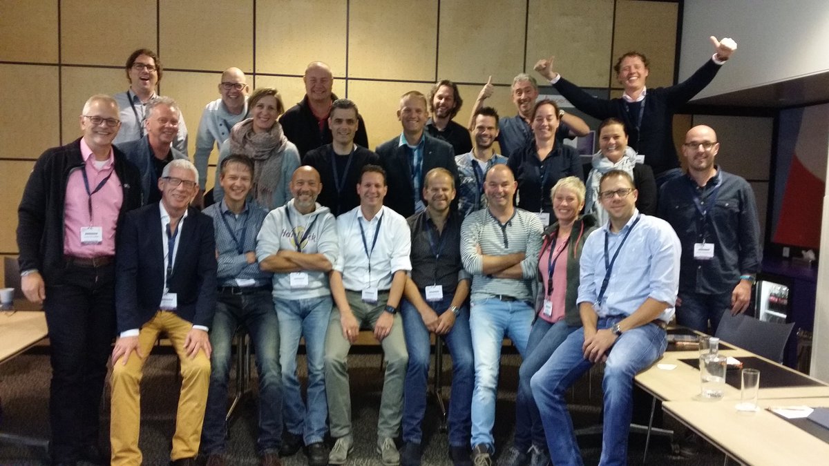 De 23 aanwezige toppers vakgroepvergadering verpleegkundig specialisten acute zorg werkzaam in de #ambulancezorg! #VScongres2016