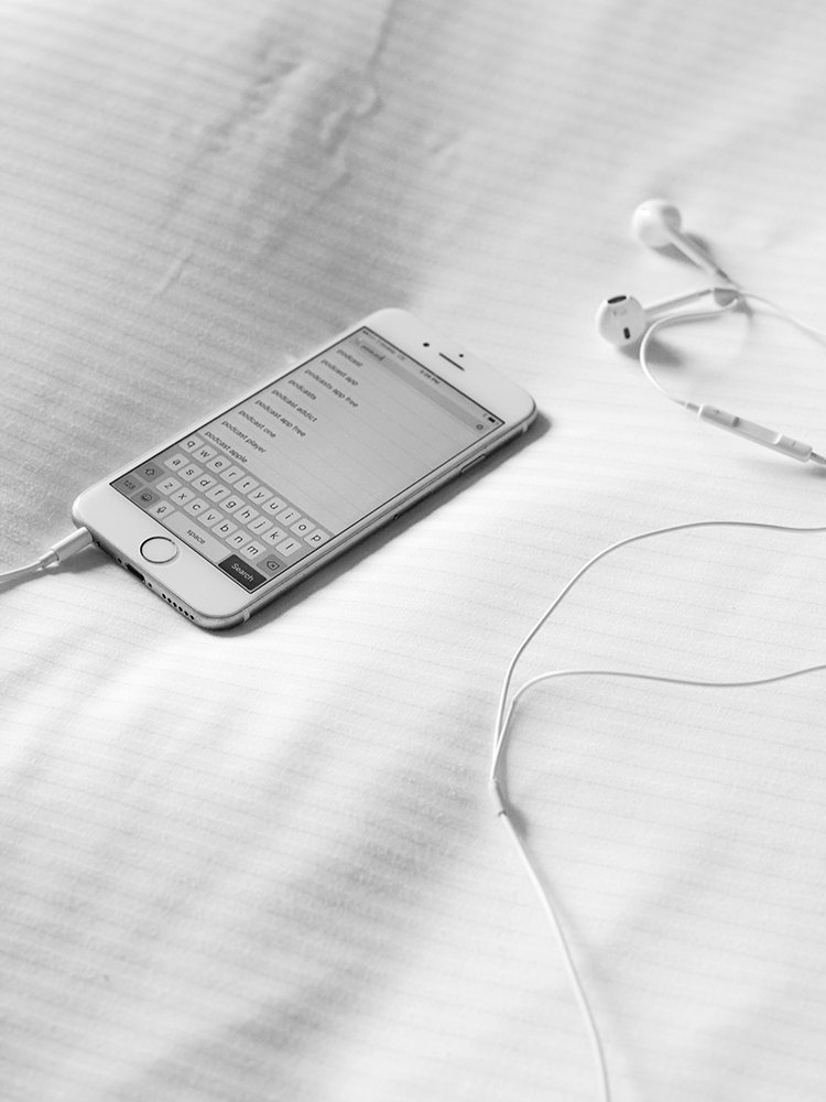 Weekend reading: top 5 podcasts for every mood: modernvintagelife.com/2016/10/top-5-…