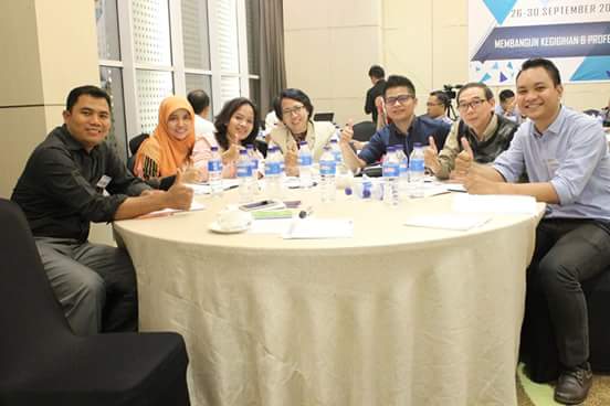 HumanPro_Dev's tweet photo. Wajah semangat bahkan sampai menjelang malam hari #interviewing skills #training #humanpro https://t.co/vG2T8ls6Fv