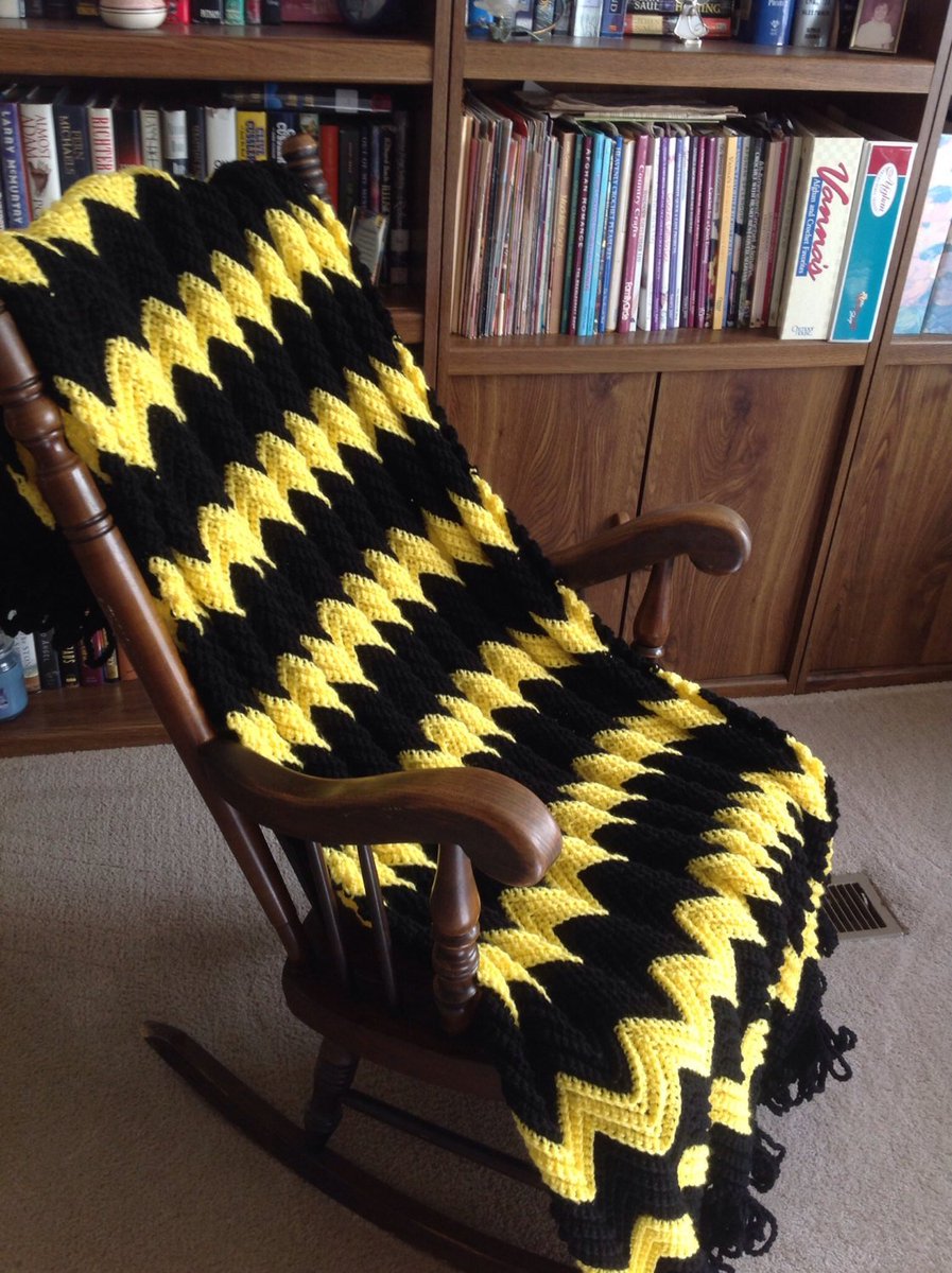 Yarn Queens On Twitter Black And Yellow Striped Chevron Afghan