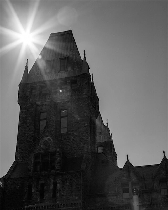 LLOStephskimo's tweet photo. One of my favorite photos from our #Buffalo trip - the mental institution soon turned hotel, the #RichardsonComplex. https://t.co/9KVAhK1CZP