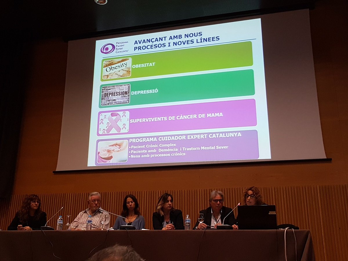 aperebrat's tweet photo. #jornadaapspamem16 @PalomaAmil explicant noves línies #programapacientexpert @cuidadors https://t.co/UfmXMBJbA4
