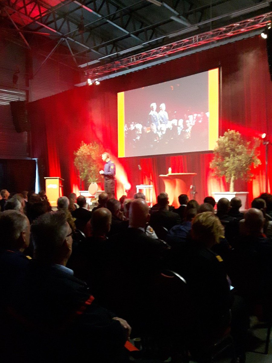 Voorzitter Stephan Wevers opent dag twee van het #brwcongres Welkom!