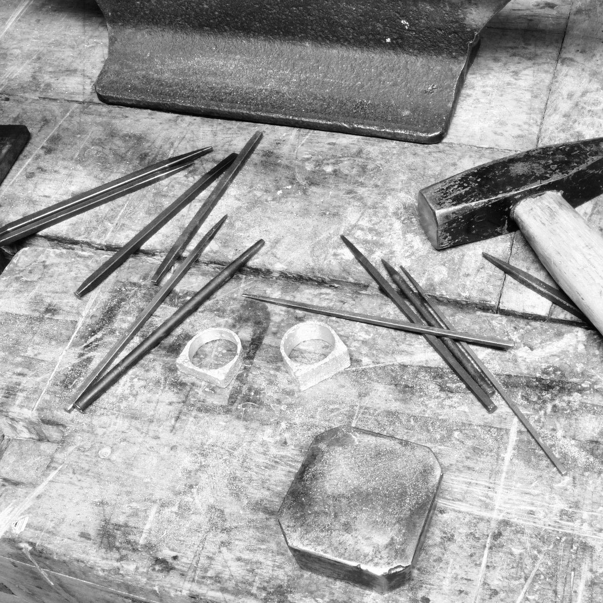 vintroe's tweet photo. Hand chasing is hard, but rewarding, work!
#handiwork #handmade #handchasing #distressedsilver #925 https://t.co/5sMR1fh5tN