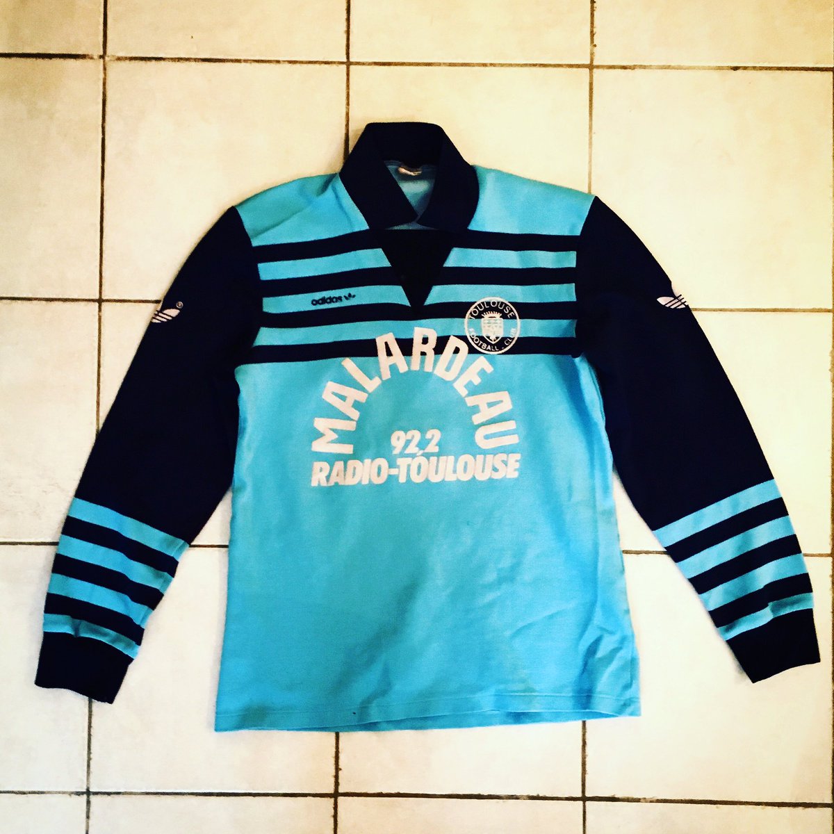 1bag1match's tweet photo. Découverte... maillot de gardien @ToulouseFC 1984 ⚽️🇫🇷https://t.co/gyh0CosJhG #football #maillots #vintage #authenticshirts https://t.co/UvqVTdLFyI