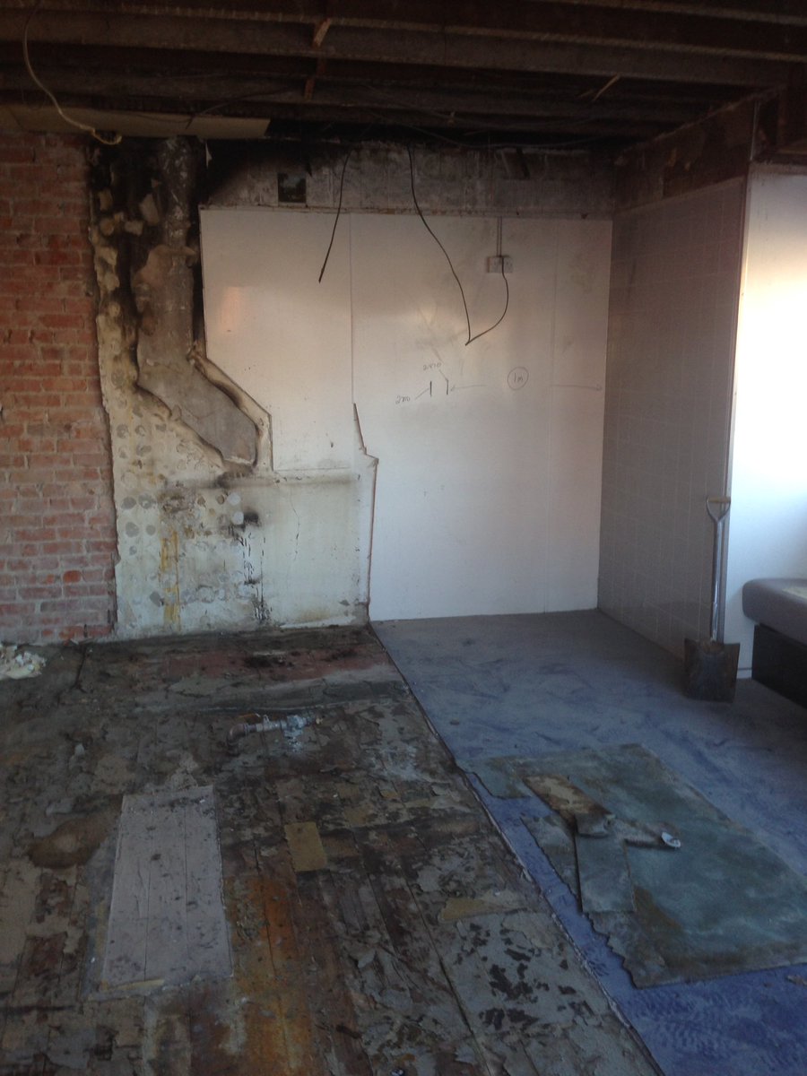 SENI0RS's tweet photo. Last wall then St Annes is ready for its refurb!!! #backtobrick #seniorschippy https://t.co/vyzywJDmEP