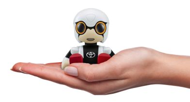 robotiko_it's tweet photo. Kirobo mini, il #robot #Toyota per l'auto e la casa. Così piccolo che sta nel palmo di una mano. #motori 
https://t.co/woHsrqqrJ5 https://t.co/nT0w98xyhc