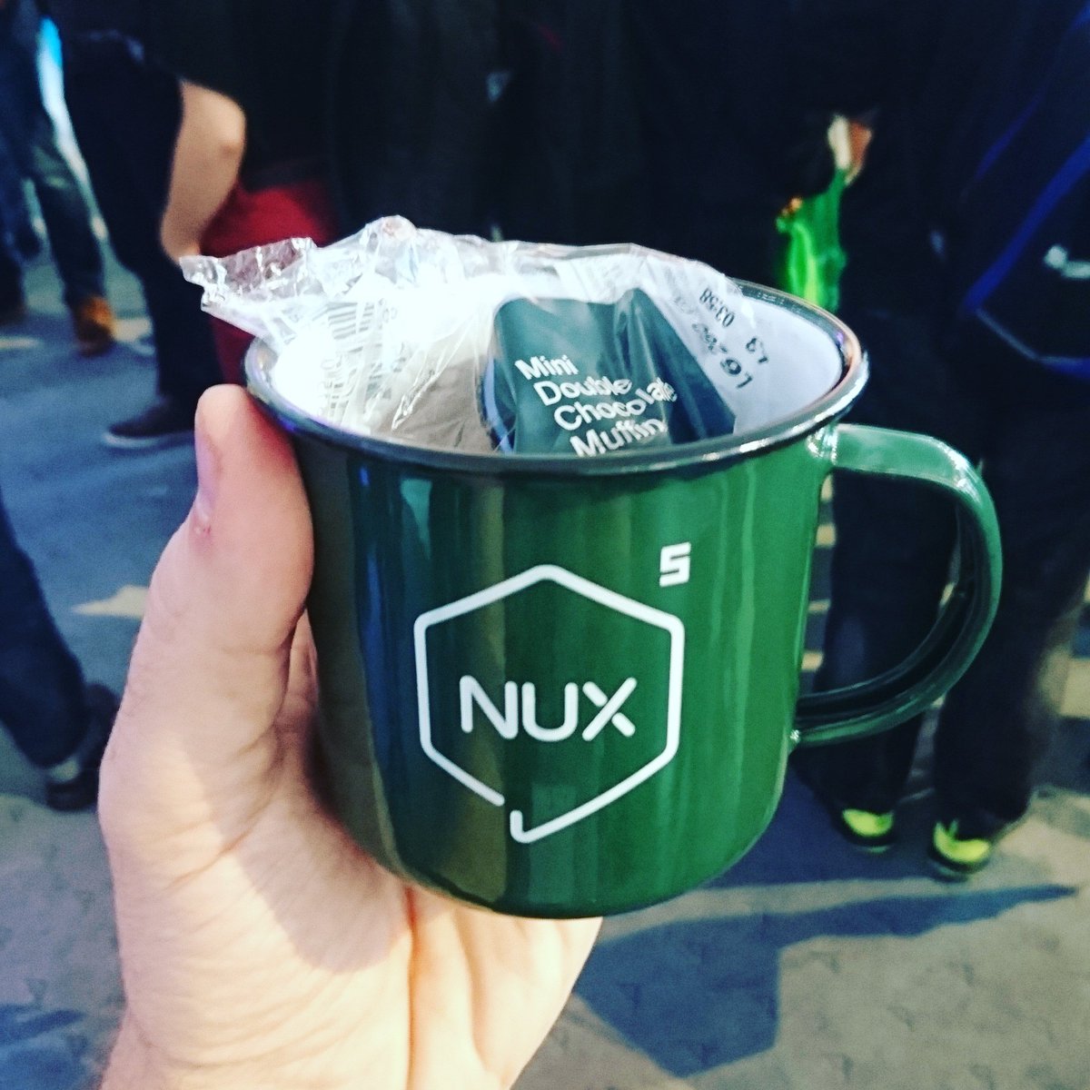 dragondrop's tweet image. Swag wise, #NUX5 nailed it with this muffin storage, transportation and protection device. @nuxuk