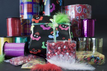 Kadopapier_net's tweet photo. We plaatsen elke maand de #Leukste (en #GRATIS !) #Inpaktips op onze #website : https://t.co/6kVPLNK8YU #Kerst #Sint #Sinterklaas #Goedkoop https://t.co/Qw3PPZtbfQ