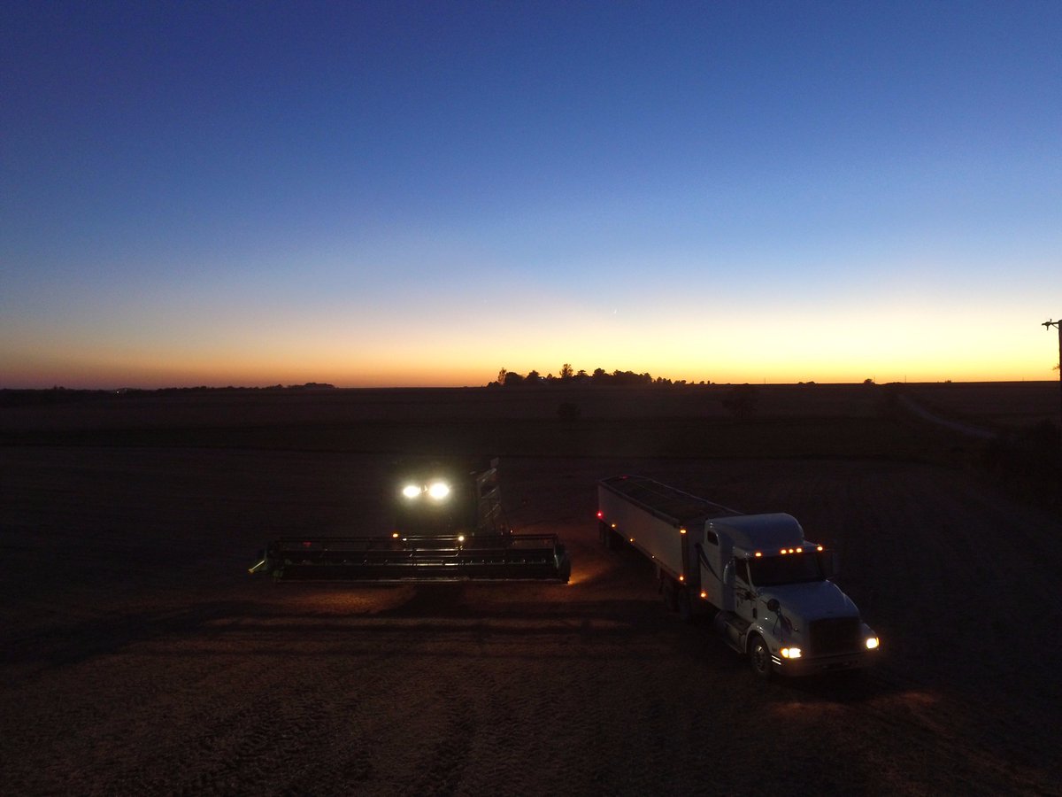 TReicks's tweet photo. Another great day of harvesting channel soybeans #PlacedToPerform @saintjohn04 @ChannelSeed https://t.co/5RJgEgfwWv