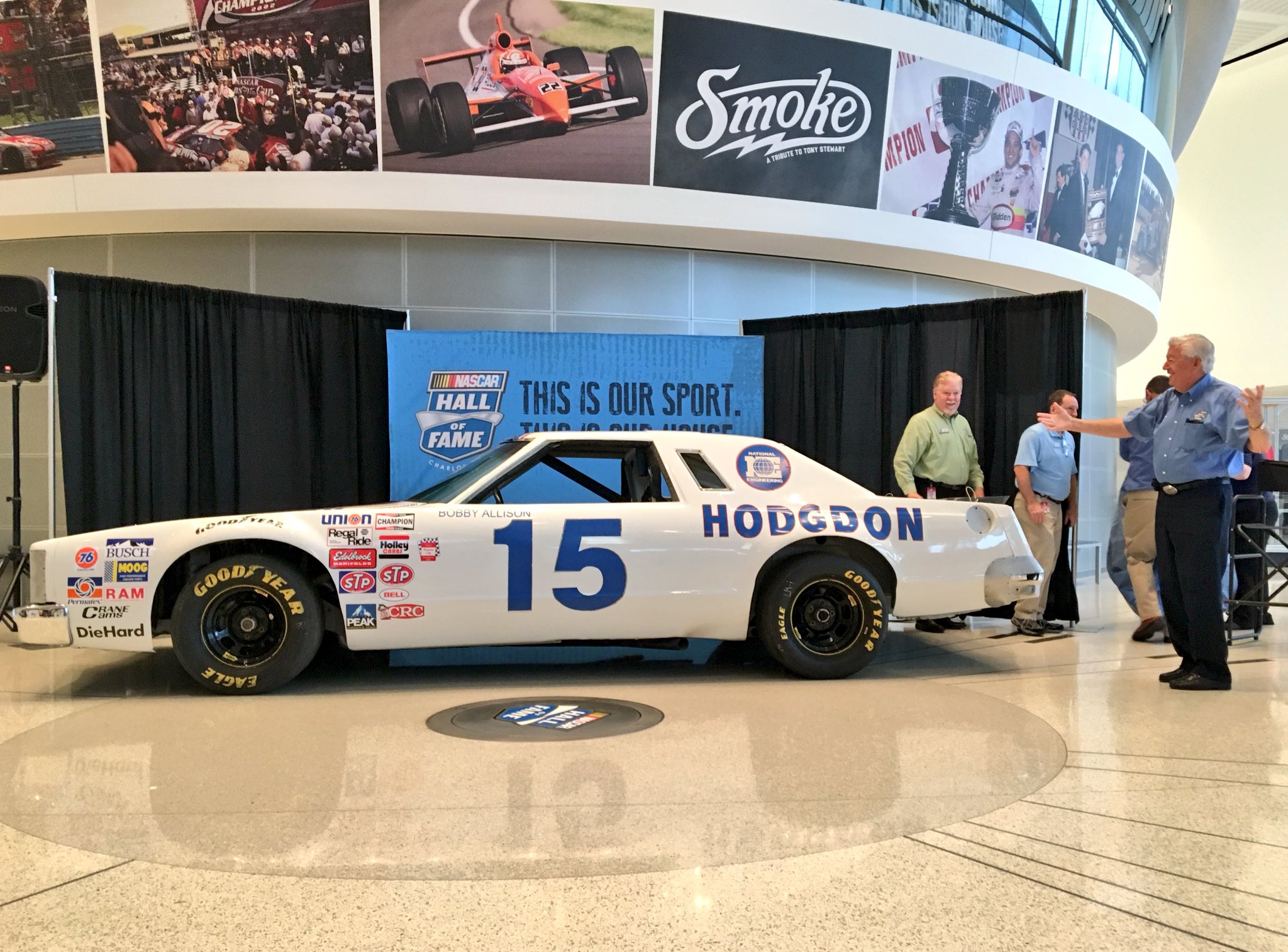 NASCAR ボディー FORD T-BIRD Hot Rod