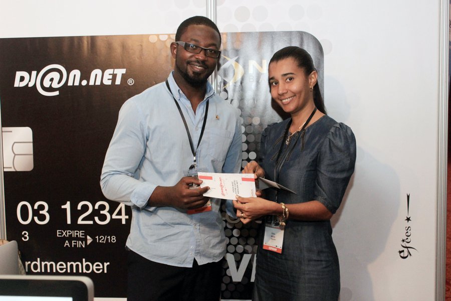 abidjan_net's tweet photo. #ATPForum16 Félicitations à nos deux nouveaux membres de la communauté CARTE VISA https://t.co/u5P6JswoQu I #WEBLOGY #CIV https://t.co/THK2mn5Hj0