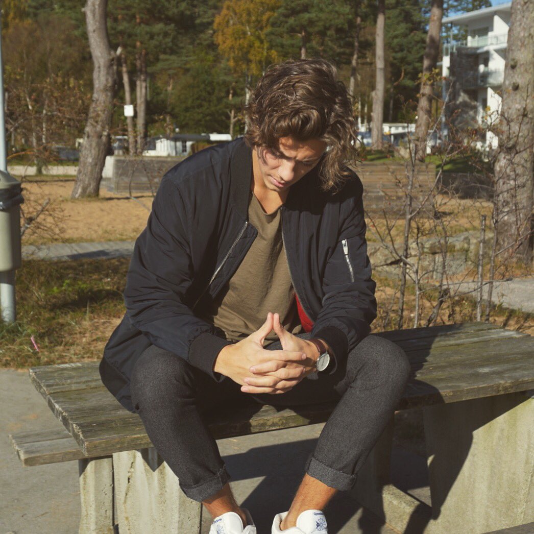 Vemundofficial's tweet photo. Autumn https://t.co/lUhdBOCzc8
