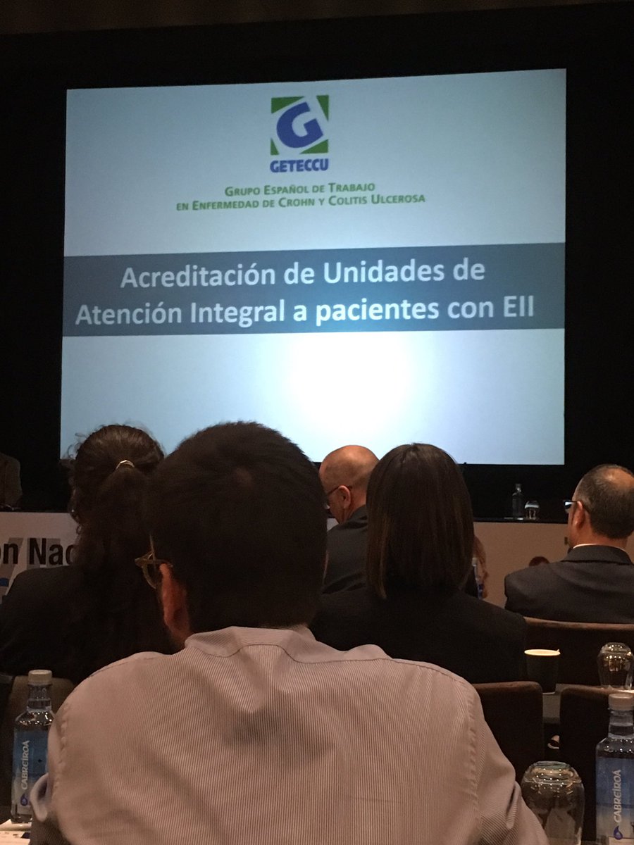 El Dr Gisbert explicando la acreditacion de unidades de atencion integral a pacientes con EII #geteccu16 <a href="/geteccu/">GETECCU</a>