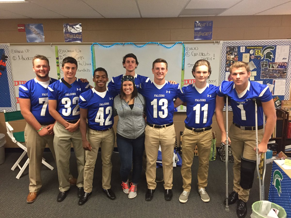 Mrs_M_Pierce's tweet photo. Happy HoCo!  Here we go now, Blue! 🏈💙 #rcsrhsfalcons @alex_tilford @tloft13 @RomanPetrusha @bwright_98 @beddow_jack https://t.co/E5IEgGVx3I