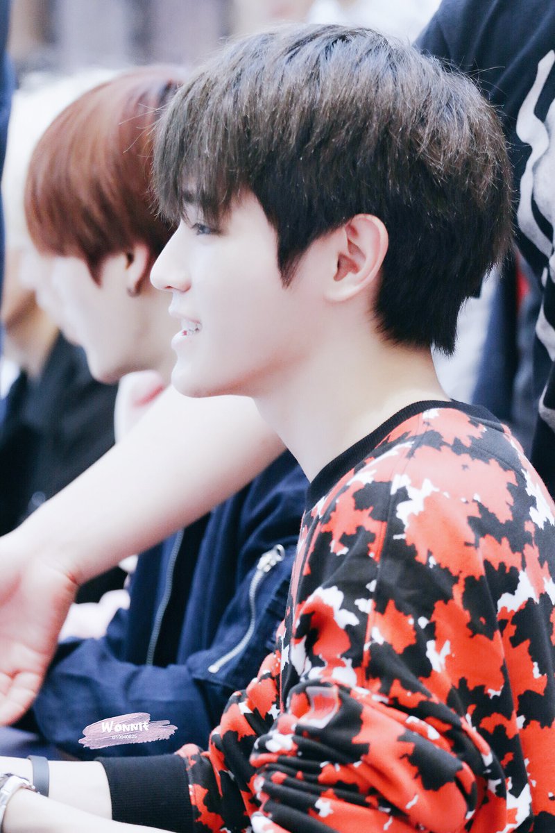 woni1725's tweet photo. 161003 디자인유나이티드 팬사인회  #NCT #NCT127 #태용 #TAEYONG https://t.co/NmbLoHw4Rb