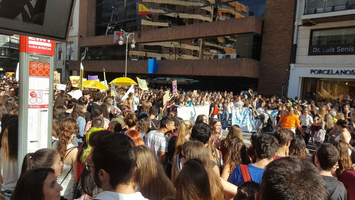 CarlosDPonciano's tweet photo. #NOalaLOMCE #RevàlidesNO @educacio_ccoopv @FECCOOIB @CCOOeducacio @GVAeducacio @CCOO @SocialcumbreS @ccoopv @CEAPA3 https://t.co/h8lVb5u4m3