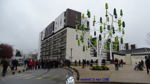 #FêteDeLaScience à <a href="/velizy/">Vélizy-Villacoublay</a> ce samedi ! Poster vos photos de l'ArbreàVent sur instagram.com/newwind_rd/