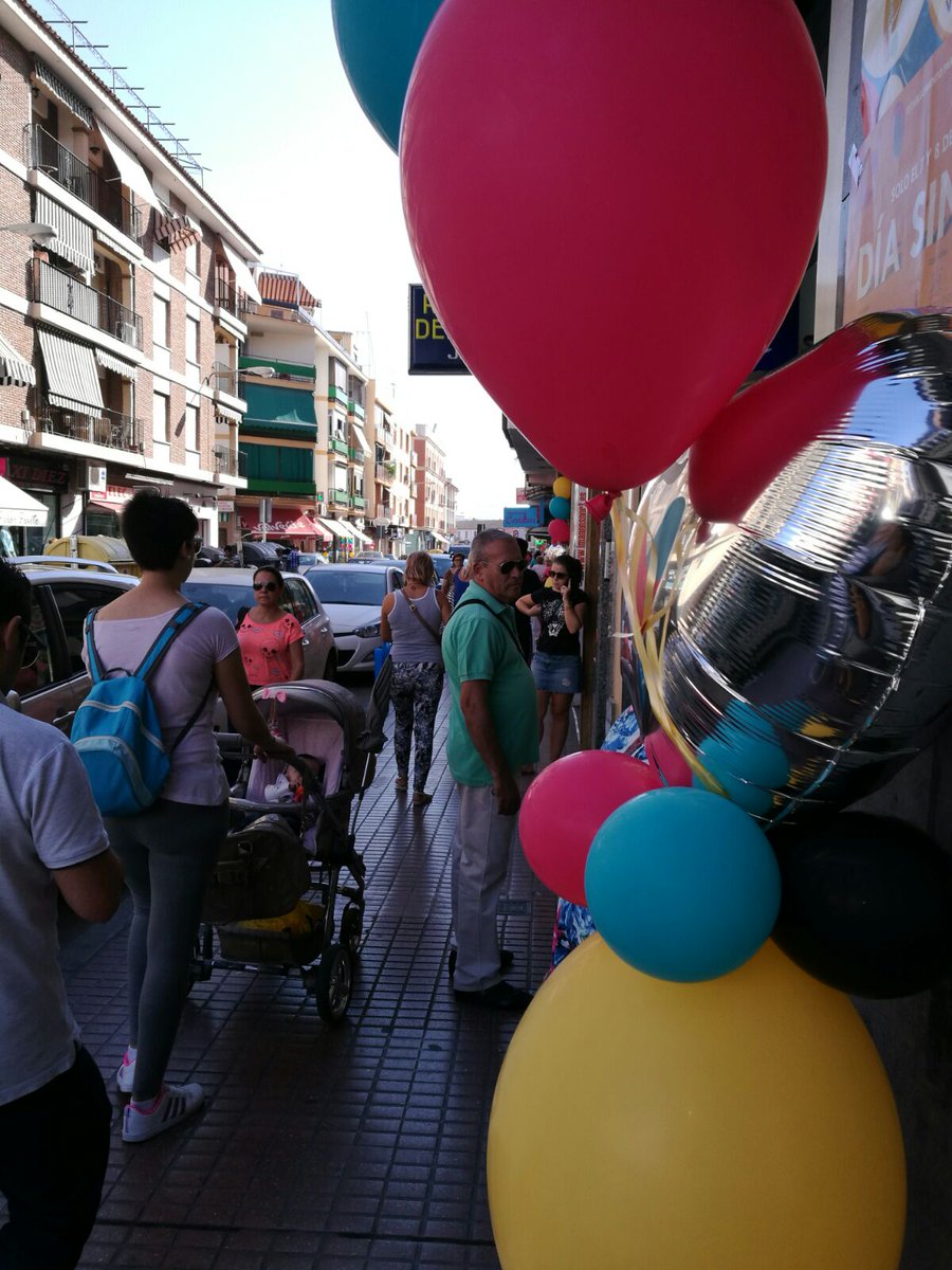 ¡COMIENZA EL DIA SIN IVA! Agradecer a <a href="/mmtellez12_mar/">Mar Tellez</a> su presencia en la presentación de tan esperado evento. #comerciodecercania