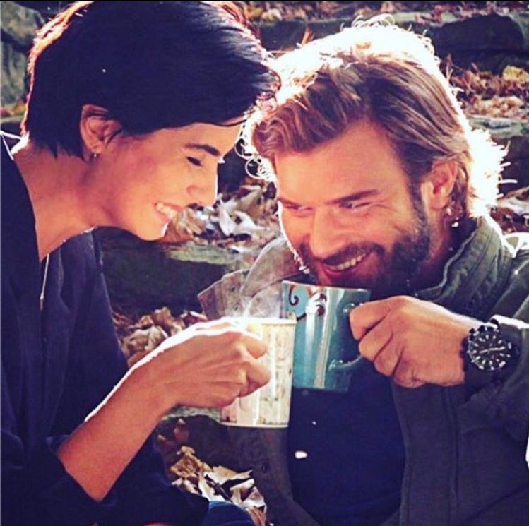Tuba_Adaa's tweet photo. #tubabüyüküstün #kıvançtatlıtuğ #cesurvegüzel bir kahve ancak bu kadar güzel içilir 😃😜😍❤ https://t.co/4MK451GBkR