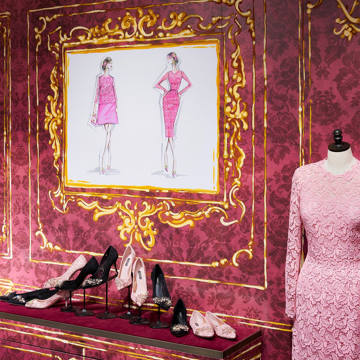 dolcegabbana's tweet photo. A fairytale world of pink lace and exclusive accessories has taken over Isetan in Shinjuku, Tokyo. #DGLovesJapan #DGLace https://t.co/1xjQx9Xn0s