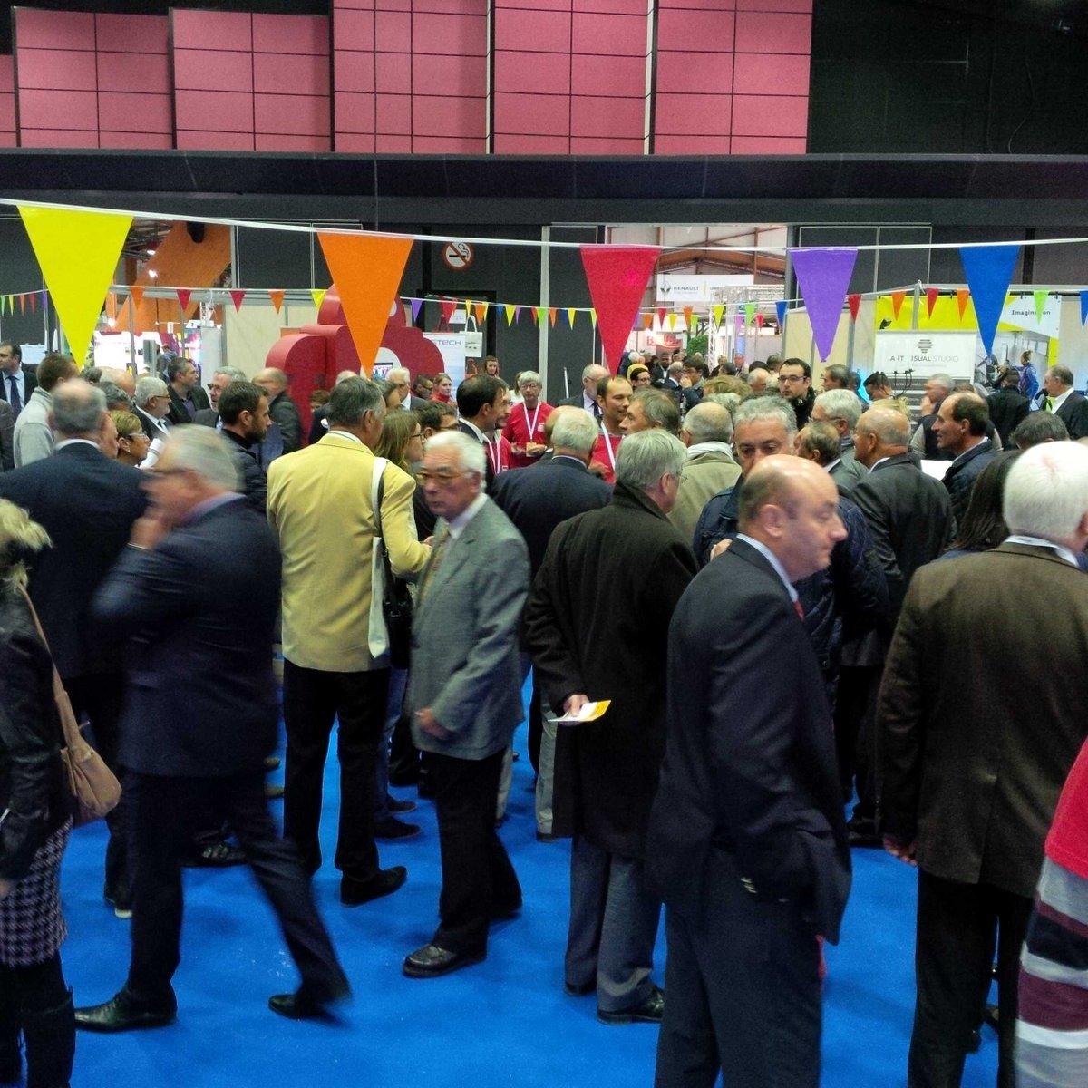 vcomputing's tweet image. The great and the good at Chartres Mini Maker Faire... #makerfairechartres