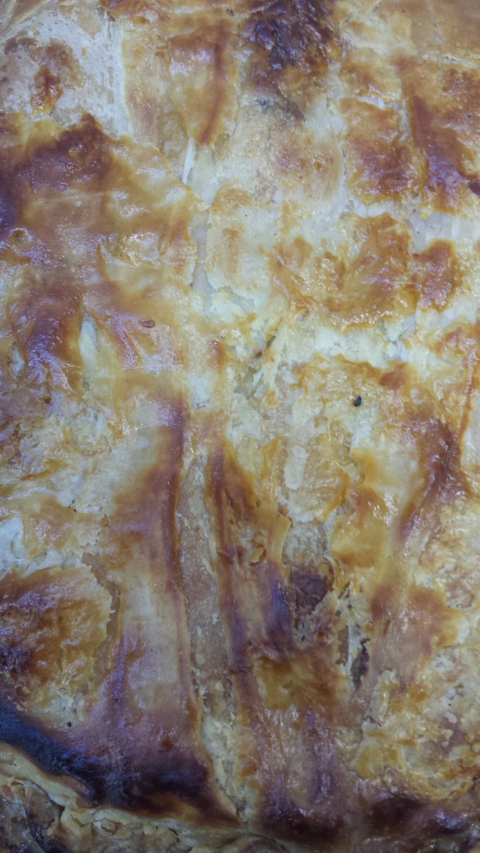 BritonsArms's tweet photo. a pie ! Inside is Chicken ; Salisfy and Smoked Bacon ......delicious! https://t.co/OWxmblf7mY