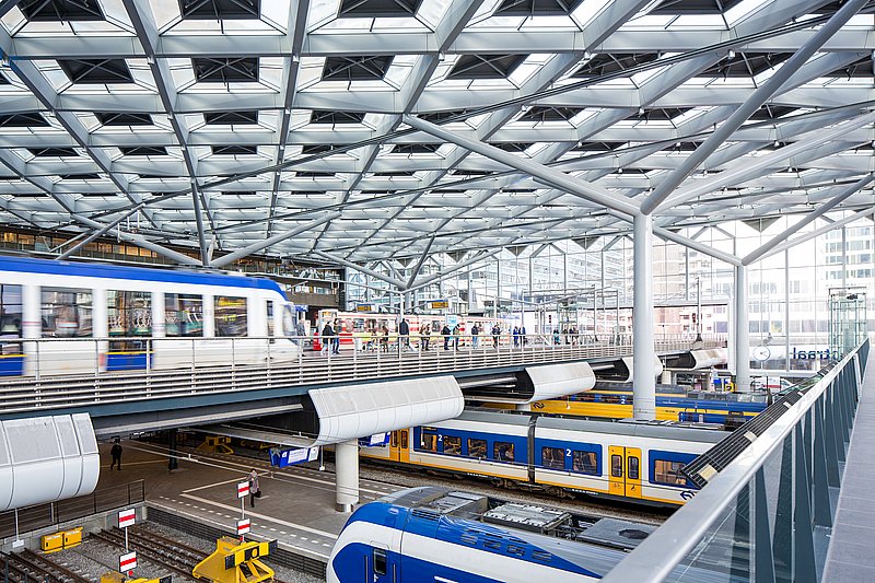 ProRail's tweet photo. Wauw! Dubbele kans op de staalprijs met station Den Haag Centraal en Paleisbrug Den Bosch. Dinsdag weten we meer: https://t.co/uEvmJA0cKc https://t.co/CNNMpR7p4I