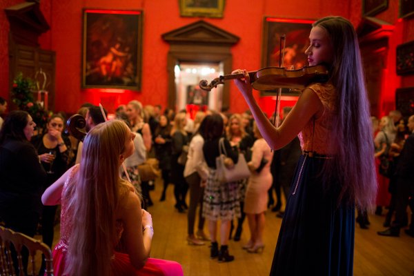 SternbergClarke's tweet photo. Marvellous music to conjure up that #FridayFeeling! The Balanas Sisters play beautifully... https://t.co/7G8cIEo3O3 #eventprofs https://t.co/iKhoCLuC19