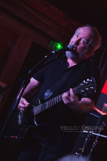 YellowMustangMM's tweet image. Cracking night with @Buzzcocks @stephen_diggle @FibbersYork last night #buzzcocks #manclegends #york More pics here bit.ly/2e8pMlb