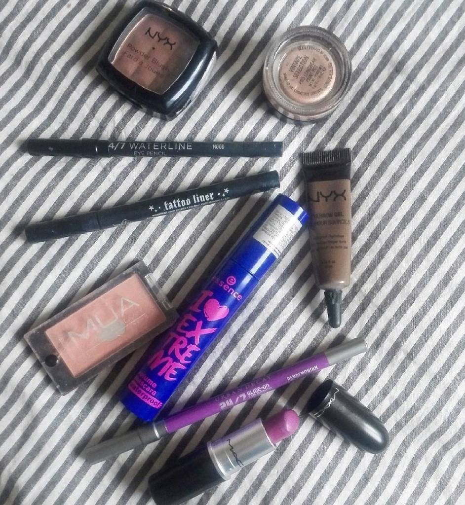 Alhrayth's tweet photo. Ingredienti #makeup #cosmetics #today #fotd #faceoftheday  #mascara  #essence #eyebrows #nyxitalia #eyeliner #katvo… https://t.co/QpYnYX58fy