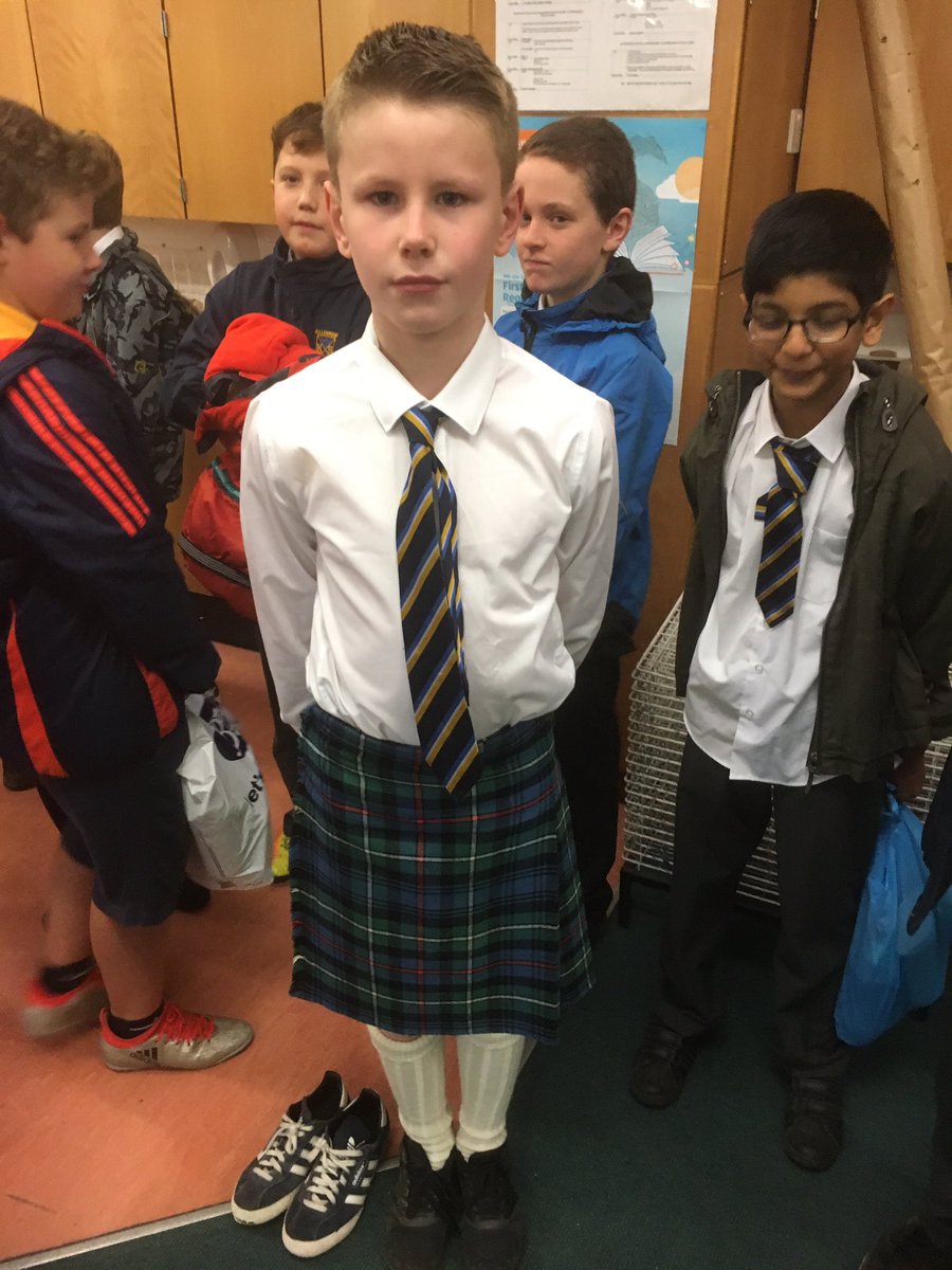 KillermontPS's tweet photo. P7 heading to the Bearsden Festival! #countrydancing #itshouldbefun 😊 https://t.co/dpeFoNiSFd