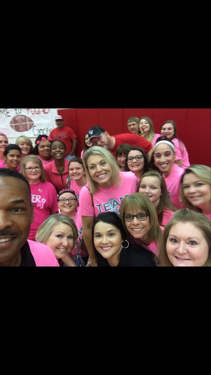 moody_bre's tweet photo. #PatriotsNation #GCMpinkout2016 @NateGriffFOX26 @Fox26Houston https://t.co/7AAQNMovev