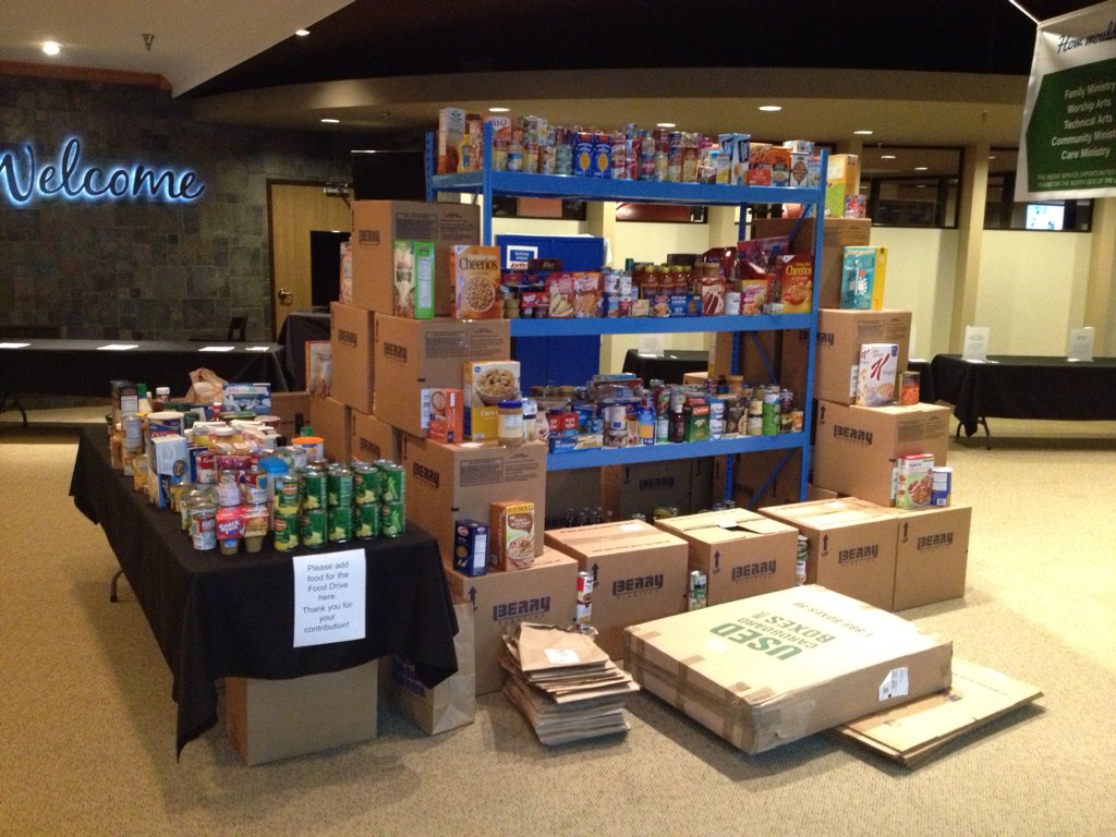 PictureDecatur's tweet photo. #WCFD16 tower of food at @firstdecatur #DecaturIL @nowdecatur https://t.co/8EzKqXSiNB