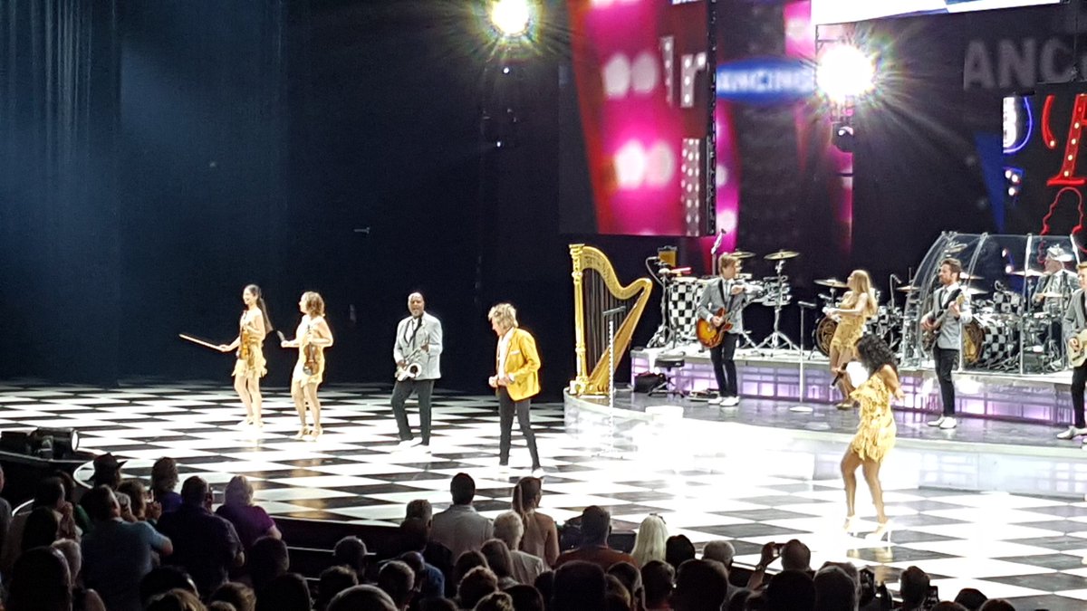 MartinMogue's tweet photo. @nadie951 la descose en su show en Las Vegas! https://t.co/PK0wdomIep
