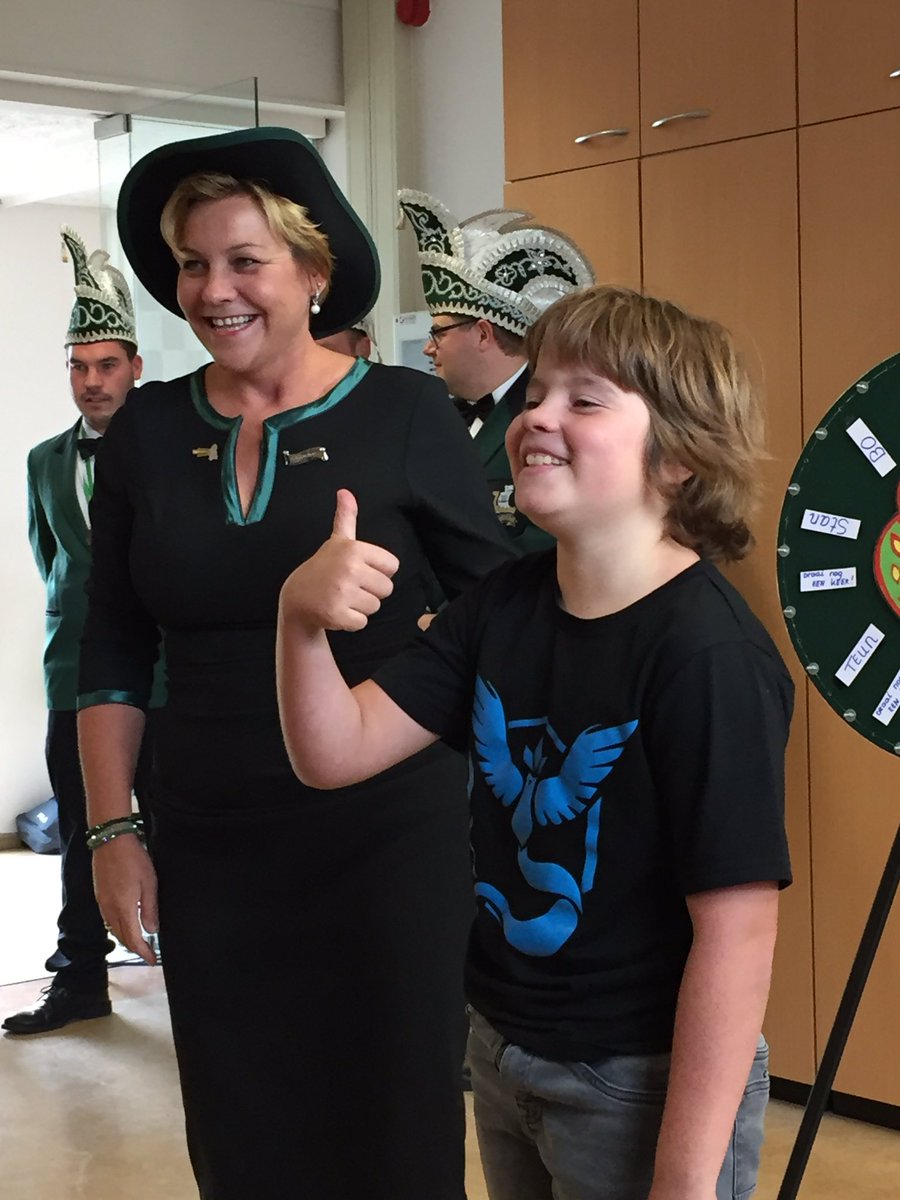 Bslaetare's tweet photo. Jari Wittenhorst is de nieuwe jeugdprins van Wiesneuzenfort!#dolbotters https://t.co/Z5OKvrmJBo