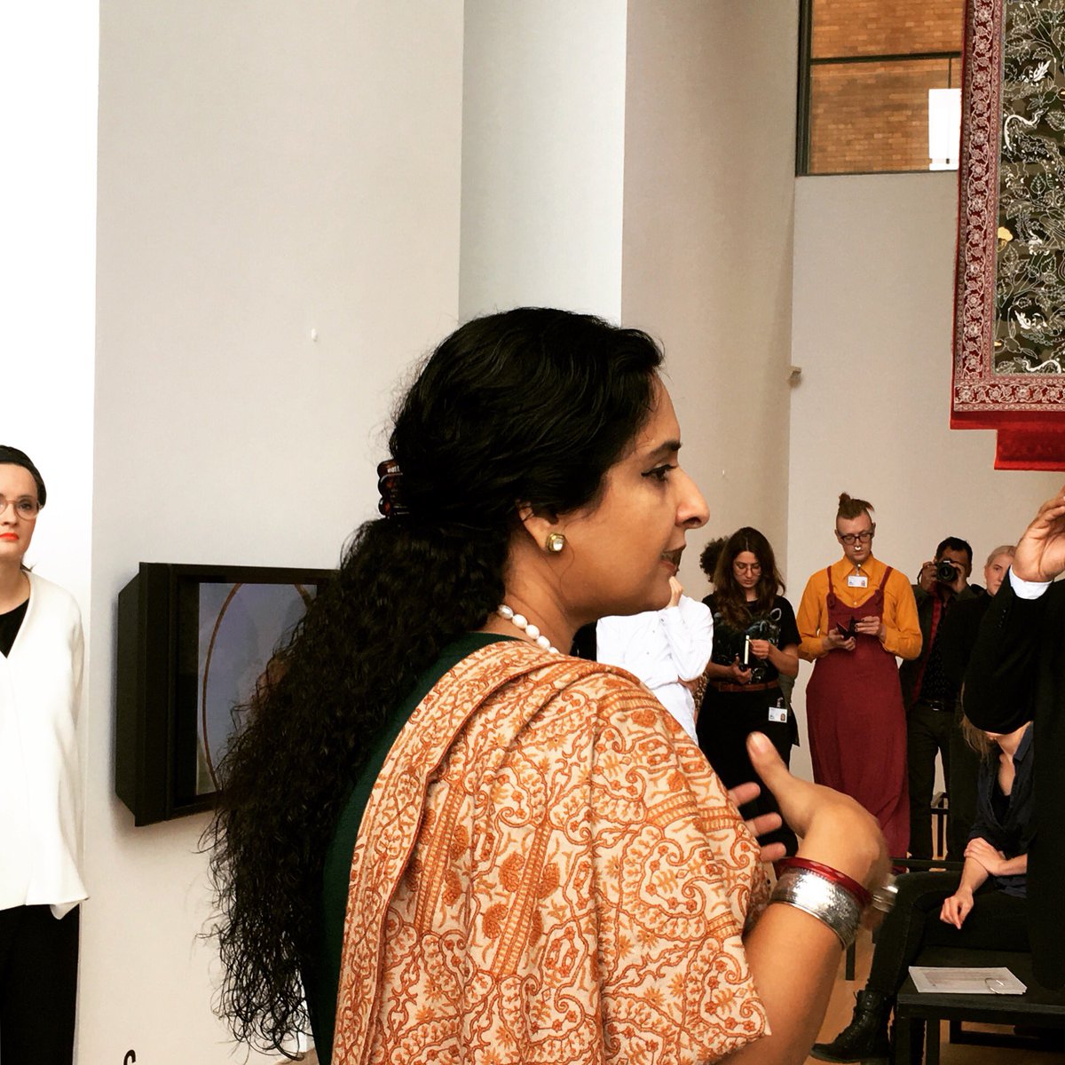CKUdanmark's tweet photo. 'To verdener som én' - familieudstilling på @smkmuseum med værker af pakistanske Aisha Khalid - åbnet #dkkunst #dkaid #images16 https://t.co/hWHavwomMC