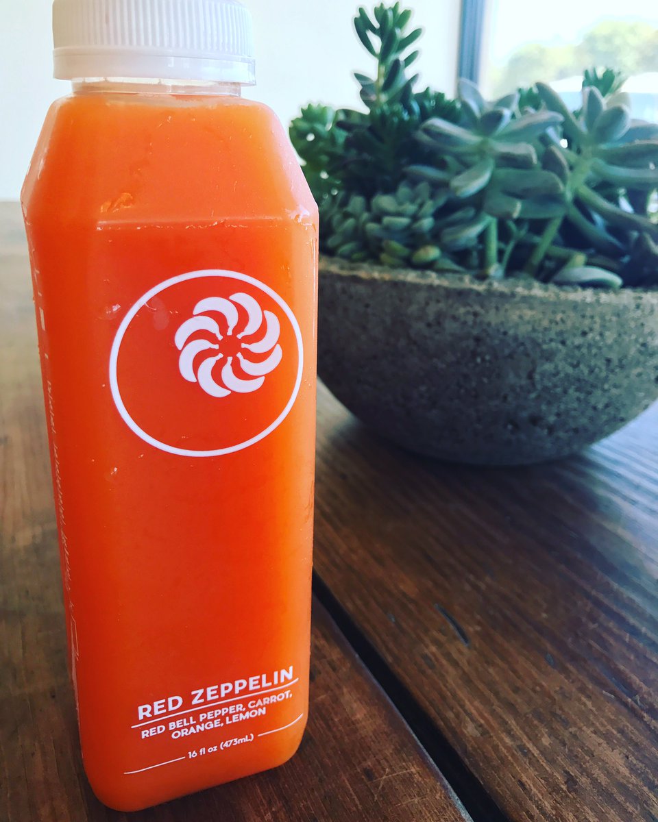 juva_oxford's tweet photo. #JuiceJoint of the Day: our RED ZEPPELIN #redbellpepper #carrot #orange #lemon 🍊🍋
Show us your retweet for $1 off this juice! #healthy #JUVA https://t.co/OE2efwtfhD