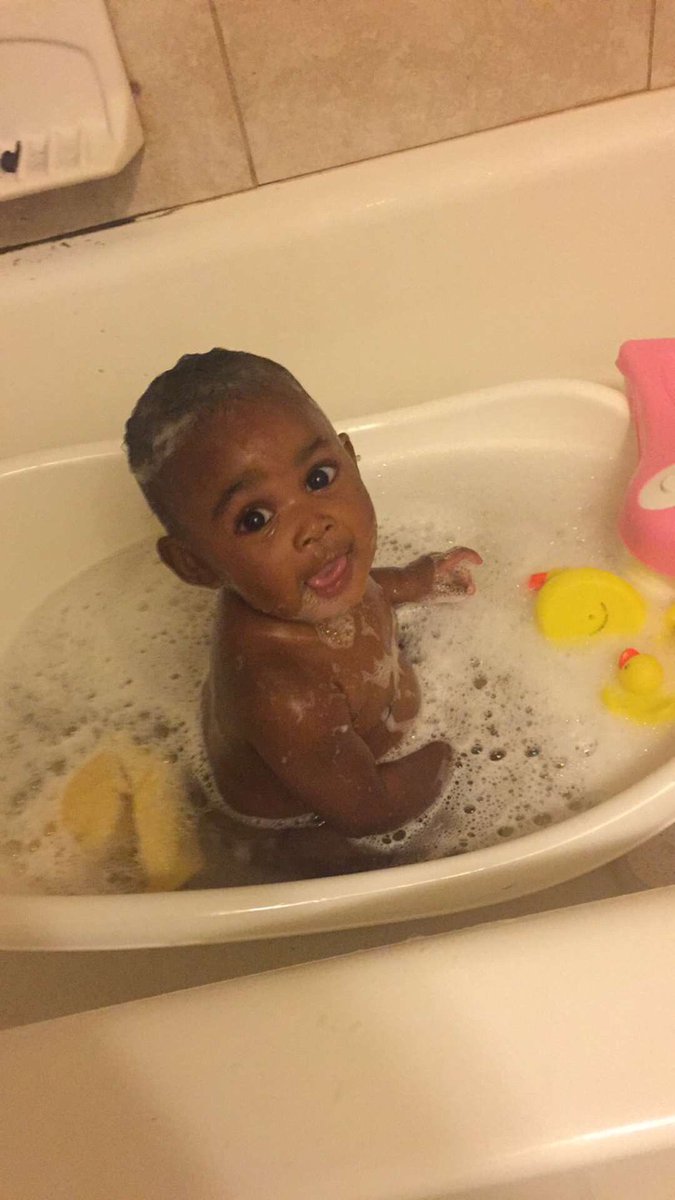 sleepycharles1's tweet image. A year flies by when your this cute. I&apos;m not ready for this 😩. But happy birthday to my beautiful baby girl 😍 Daddy loves you 😘🎁🎉🎊 #TheBig1