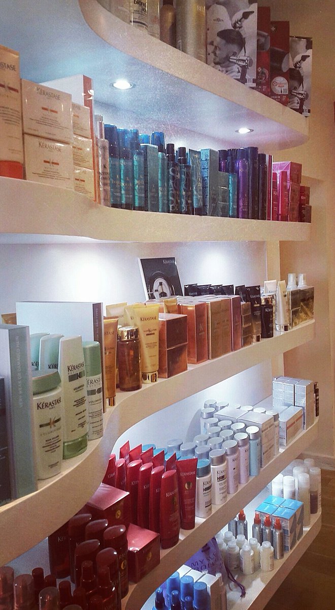 THBofCowbridge's tweet photo. Our reception area is #hair product HEAVEN🌟 Not forgetting our popular Bare Minerals make-up stand. All on sale @thehairbusiness #Cowbridge! https://t.co/DeErPLL7OU