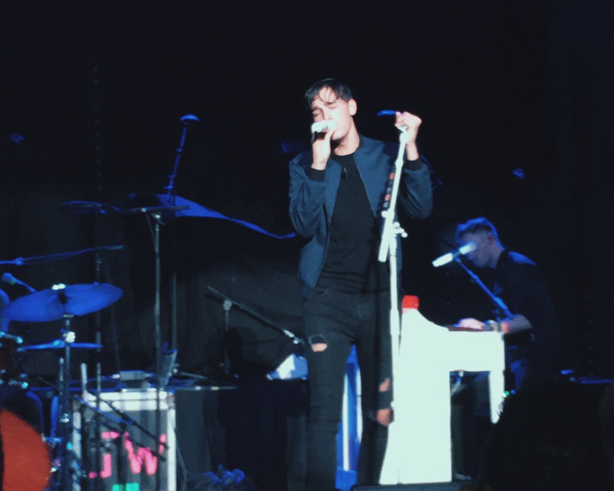 _CalumsReject_'s tweet image. Love love love😍