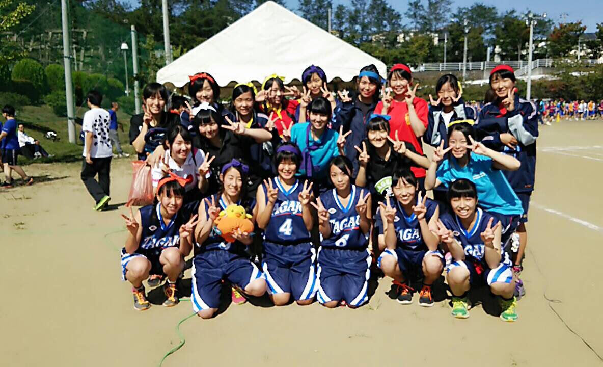 今日は体育祭でした☀️❗️
安定の女バス１年は、さが先輩と撮りましたよ！！！
かなり目立っていたことでしょう😐💬