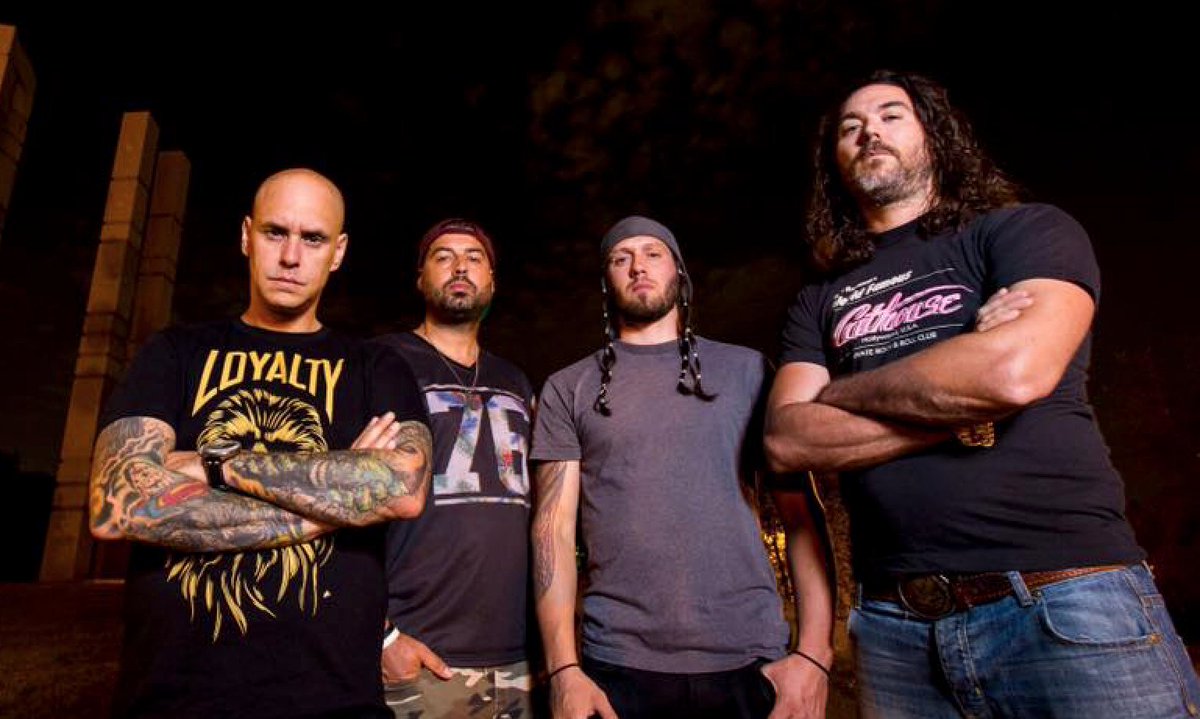 Riffyou.com tweet media