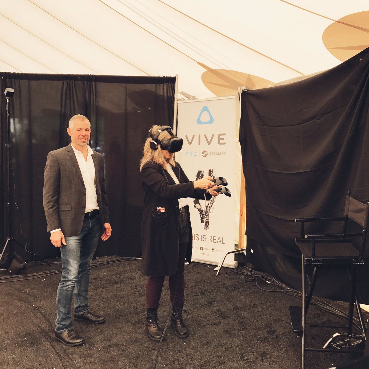FoSTorg's tweet photo. #fostsummit attendees loved the #story arcade, & there are some amazing opportunities to try @htcvive at #FoSTFEST this wknd! #tech #vr https://t.co/EDjLqoCw2Y