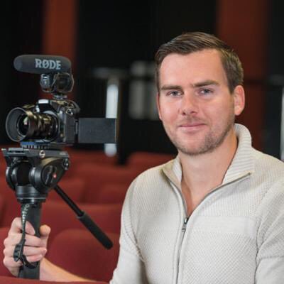 Integra_Films's tweet photo. #WorldSmileDay with #IntegraFilms🎥 @Mattd3535 @CityofEdmonton & beyond. https://t.co/dwCqWmQyfg
