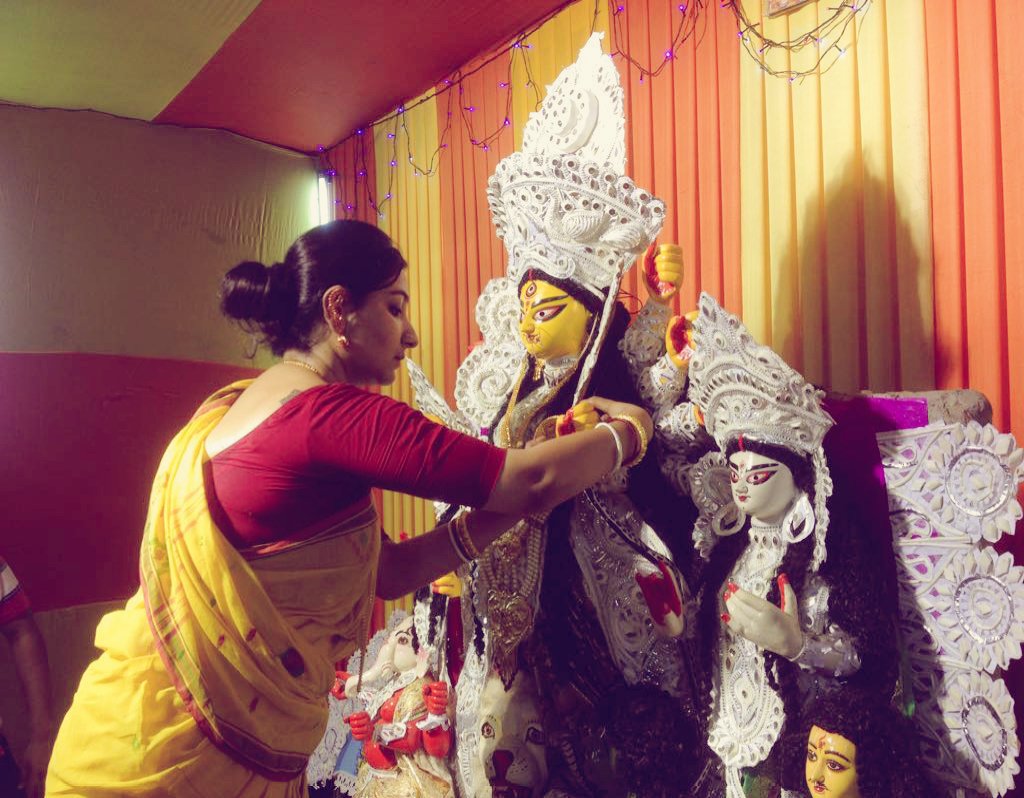 Debolinadutta17's tweet photo. #bonedipujo https://t.co/ezYM4zxRNI