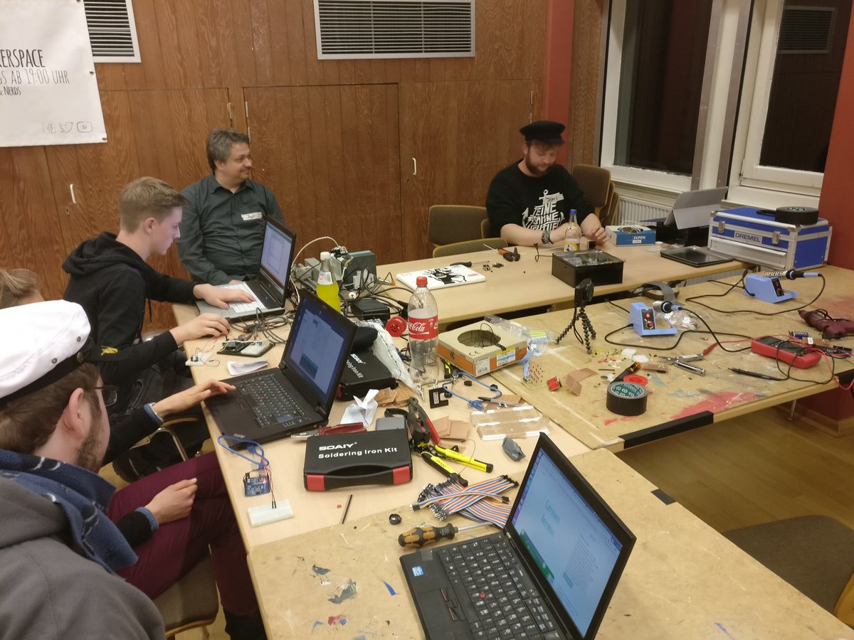 chaos_fl's tweet image. Der Scheersberg Hackerthon geht los. #hackerthon