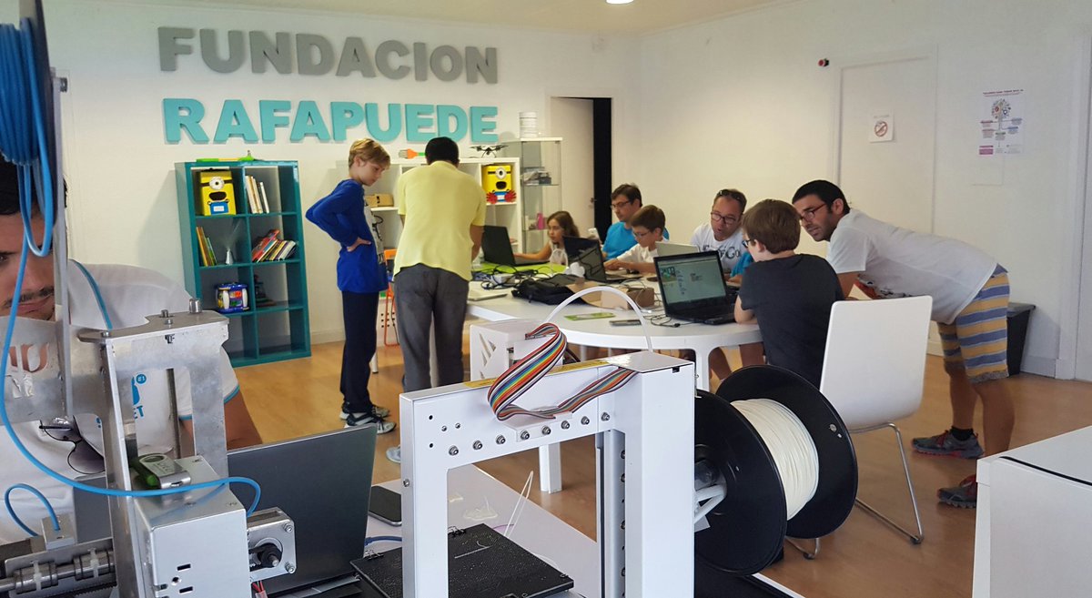 CoderDojoSanJav's tweet image. Paula dice que ha estado güay :-)
Nada más que añadir, jeje
#Ilusionados
#PrimerDía #CoderDojo #EnSanJavier
@rafapuede_org @CoderDojoMurcia