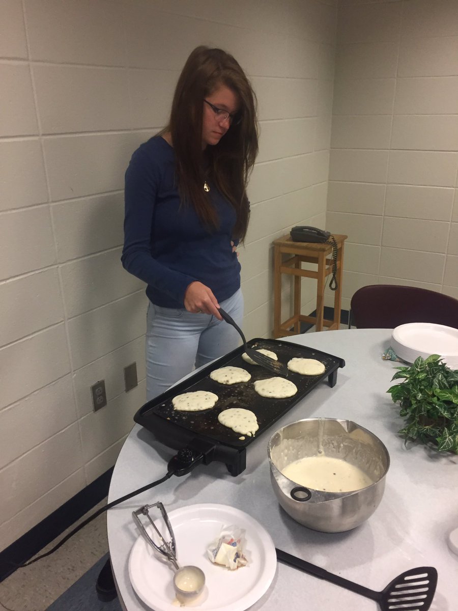MindelaZ's tweet photo. Project management skills.  How do I plan a pancake luncheon? #ProjectManagement #learnbydoing https://t.co/5cpwofC1Ee
