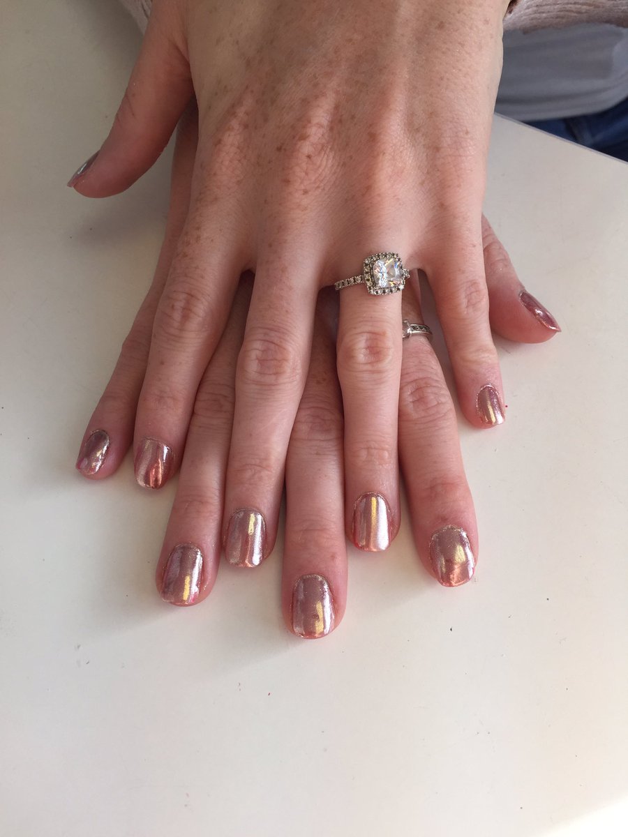 absolute_boldon's tweet photo. Chrome nails https://t.co/IG08pOjoil